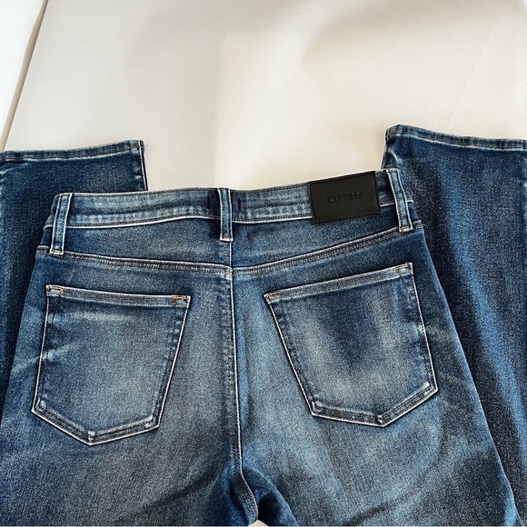 Express size 32 X 32 Slim Straight Evans Blue Denim Jeans Stretchy Distressed - Picture 6 of 6